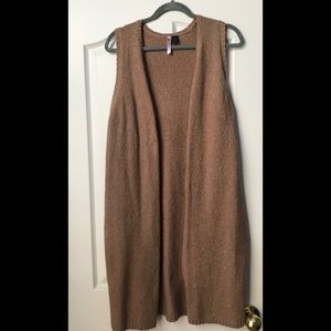 Sleeveless cardigan